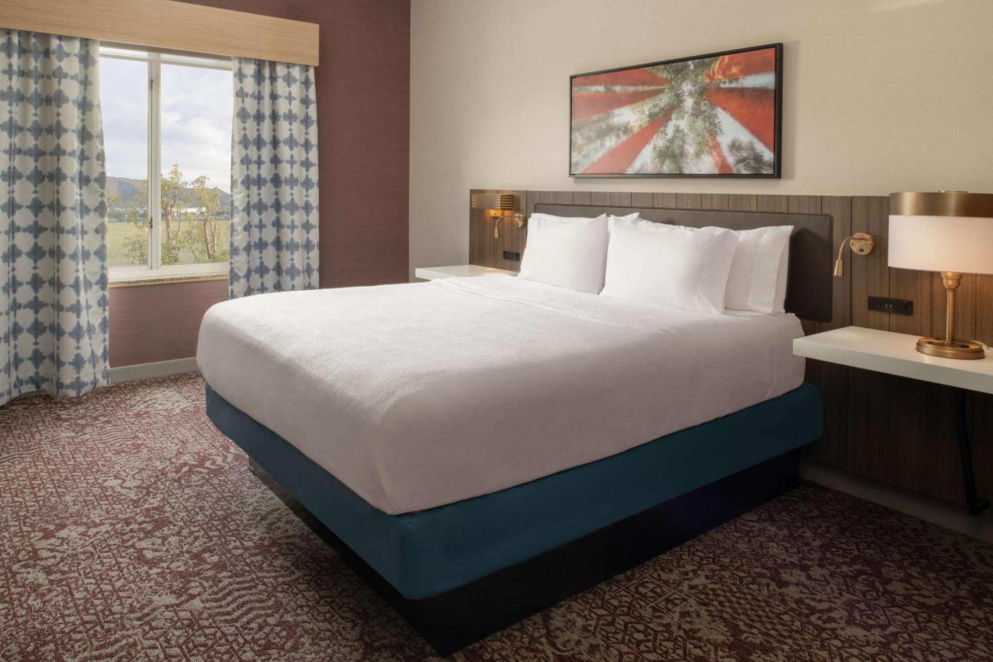 Hilton Garden Inn Fontana Exterior photo
