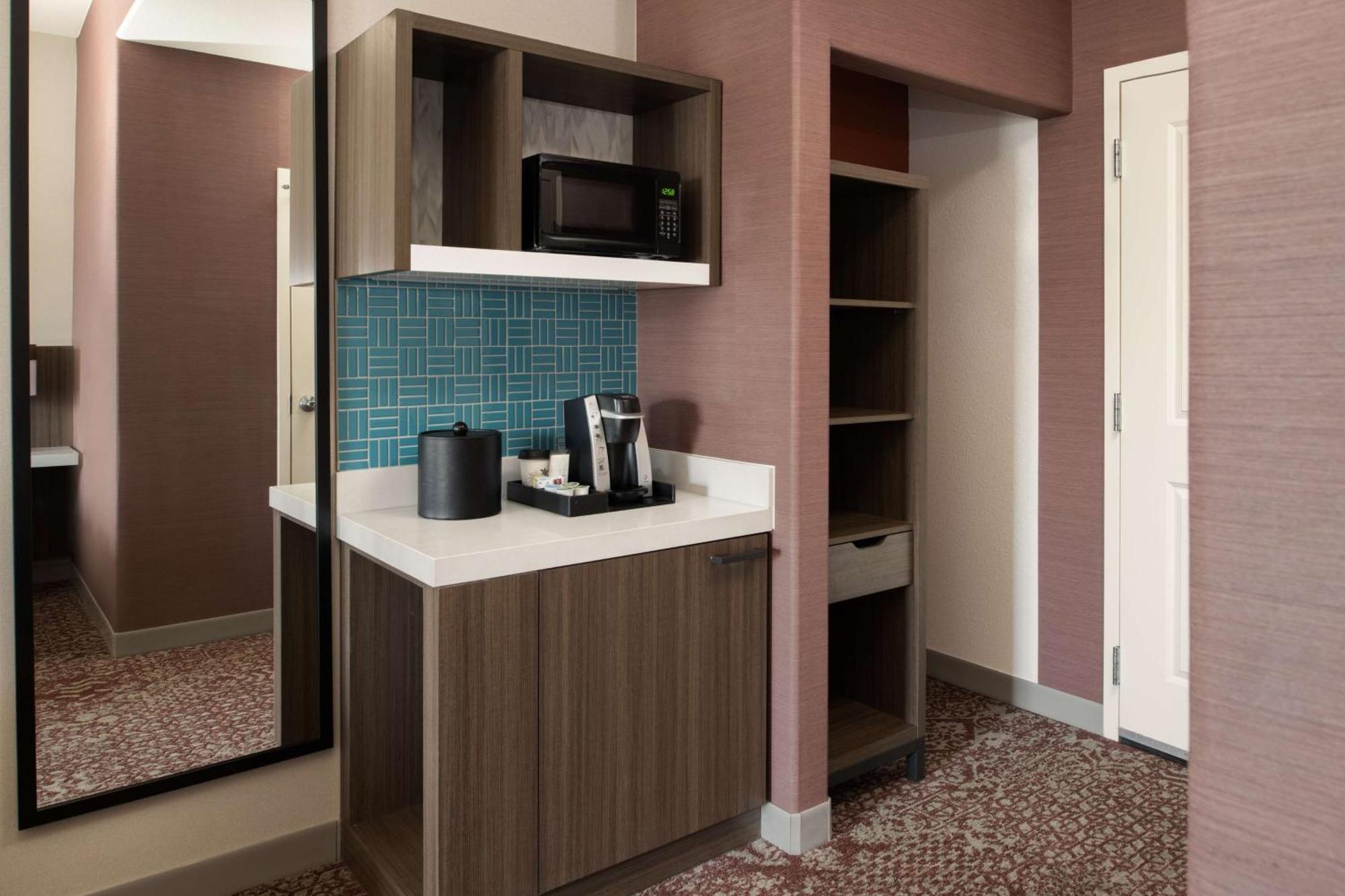 Hilton Garden Inn Fontana Exterior photo