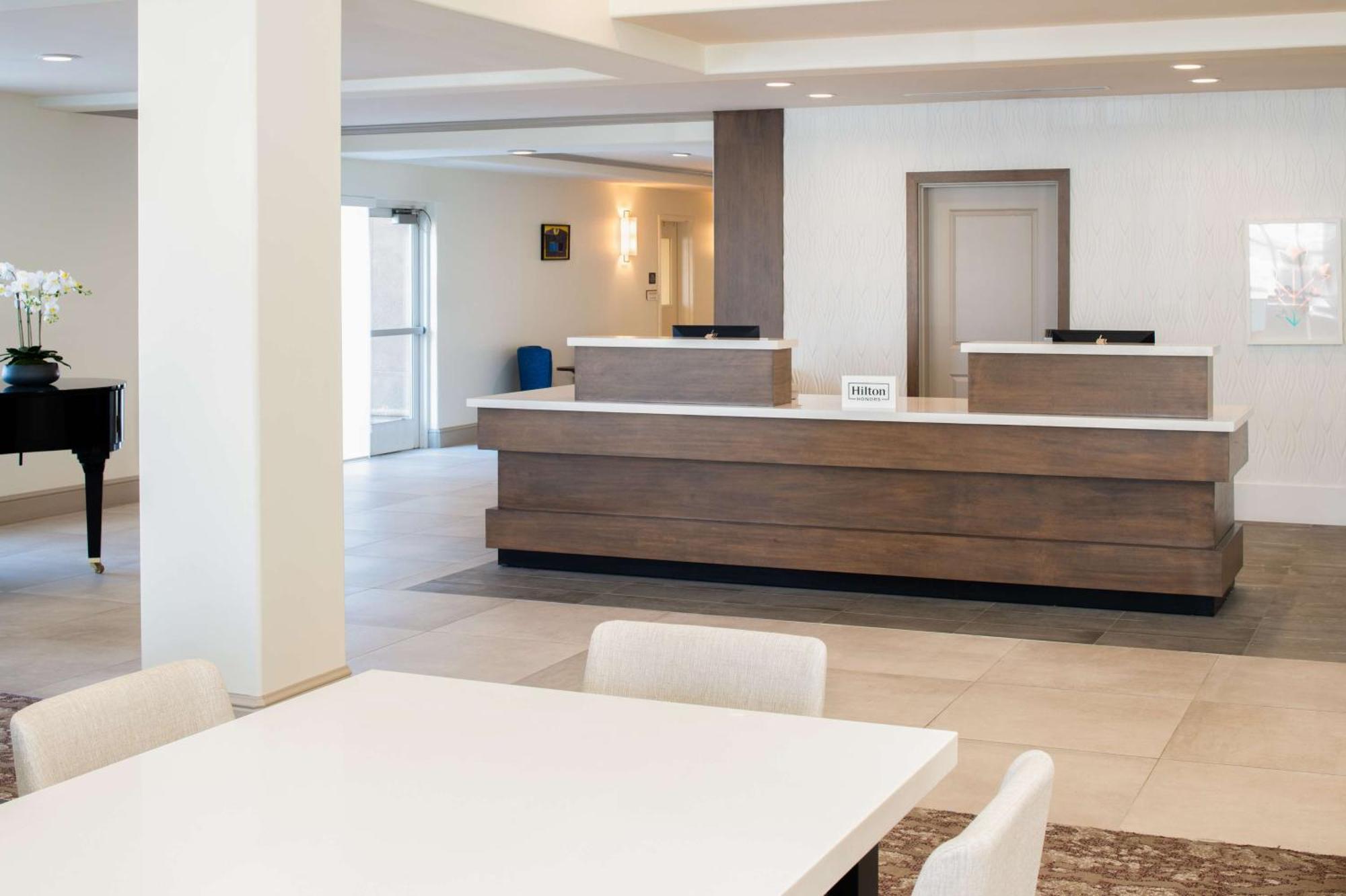 Hilton Garden Inn Fontana Exterior photo
