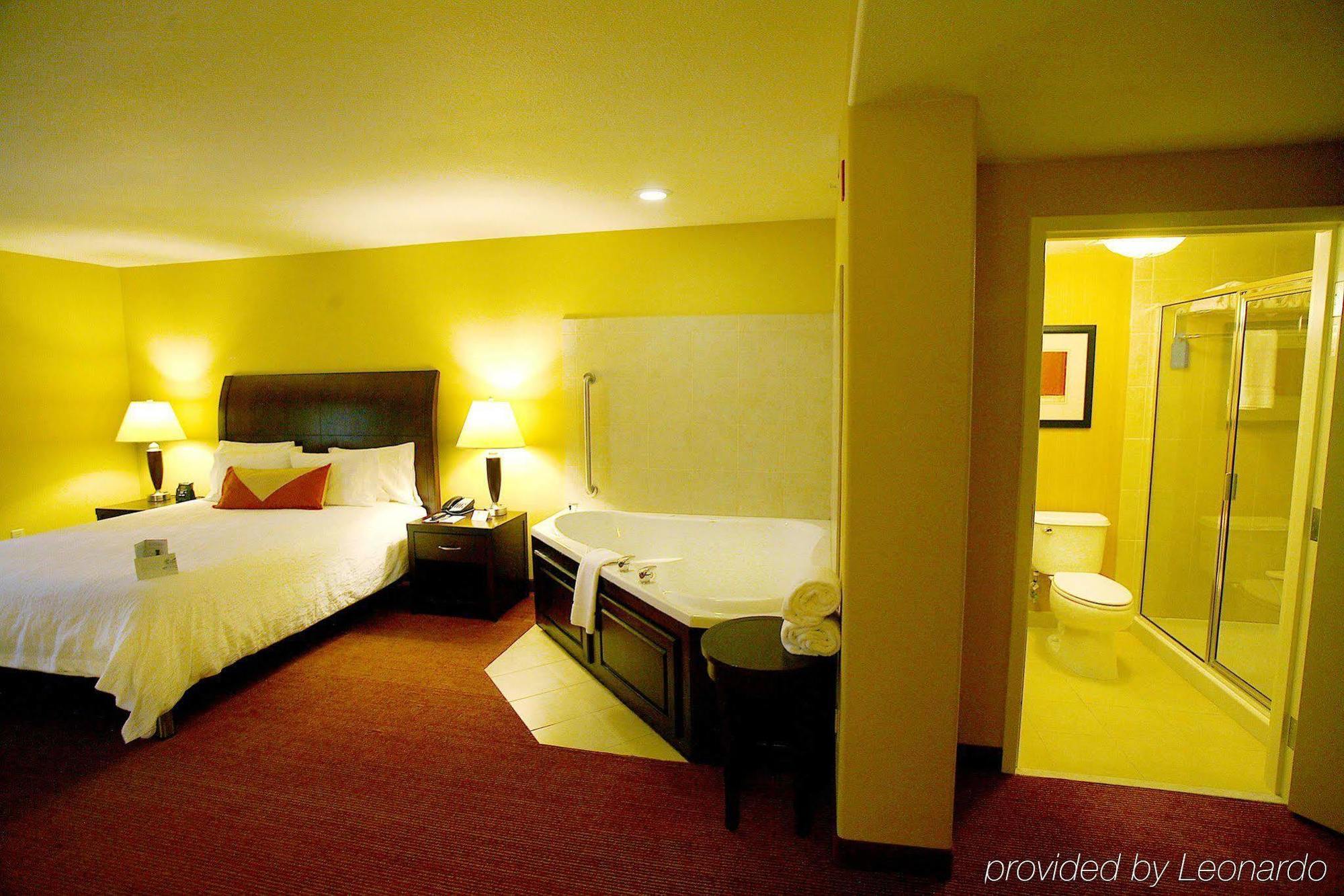 Hilton Garden Inn Fontana Room photo